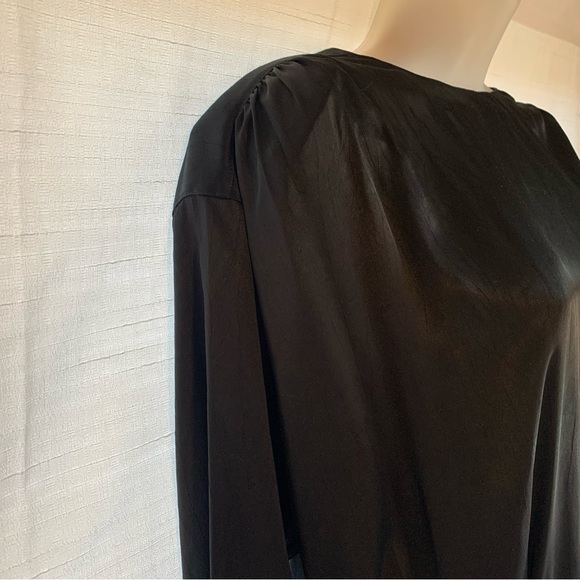Long Sleeve Black Satin Blouse w/ Peplum Hem Buttons Up The Back Size 12 - Picture 3 of 11
